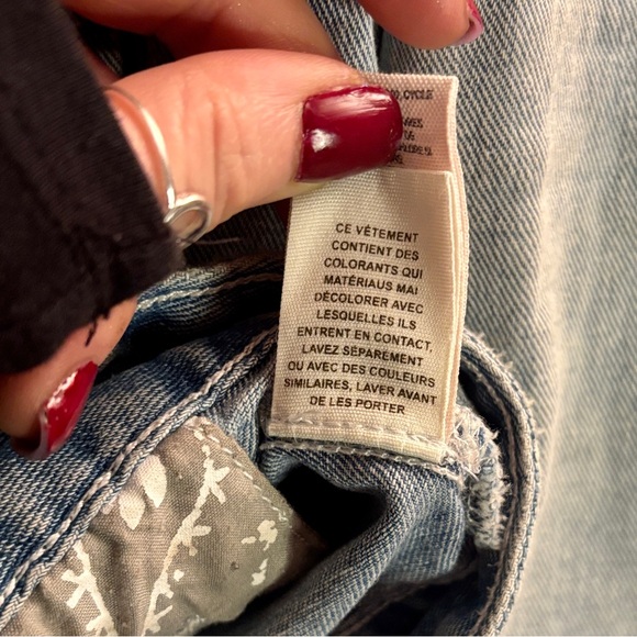 Free People We The Free Distressed Denim Jacket in Light Wash Size Medium - Picture 5 of 6